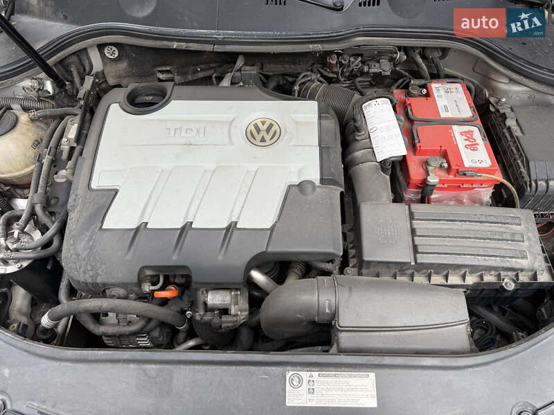 Универсал Volkswagen Passat 2009 в Ровно