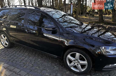 Универсал Volkswagen Passat 2011 в Ровно