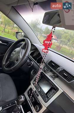 Універсал Volkswagen Passat 2012 в Надвірній