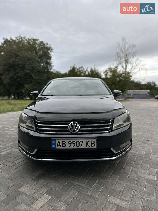 Седан Volkswagen Passat 2011 в Виннице