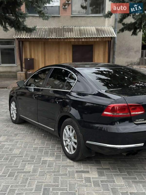 Седан Volkswagen Passat 2011 в Виннице