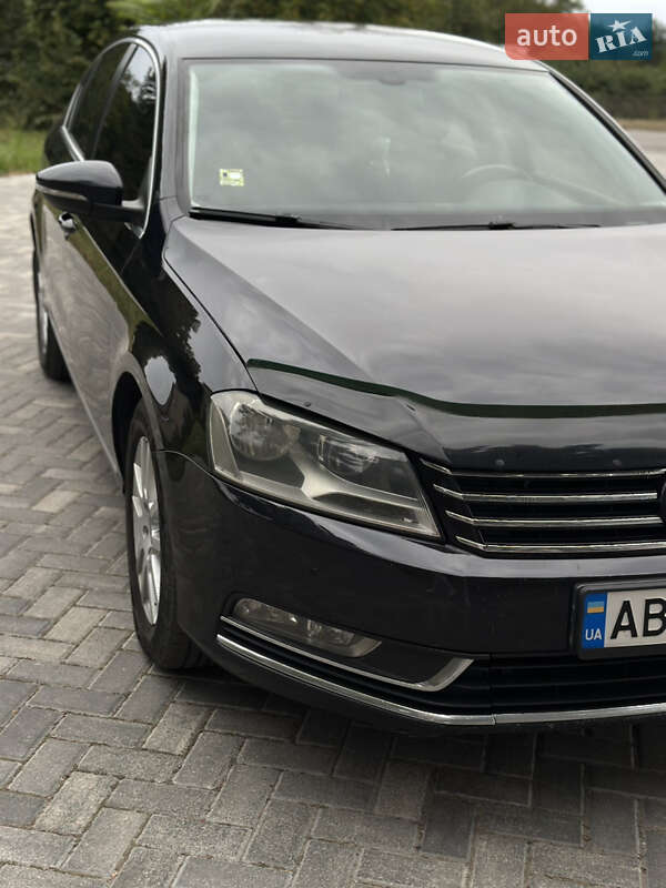 Седан Volkswagen Passat 2011 в Виннице