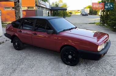 Хэтчбек Volkswagen Passat 1986 в Надворной