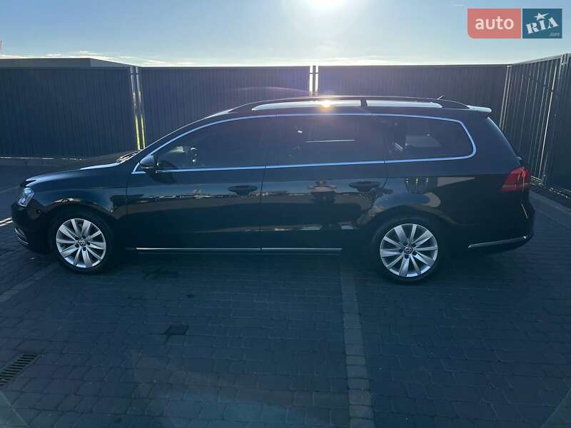 Універсал Volkswagen Passat 2011 в Мукачевому