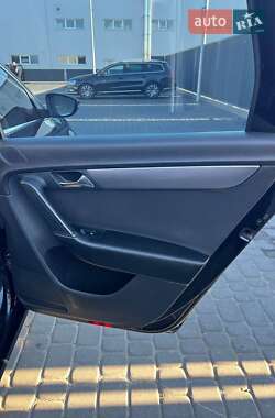 Универсал Volkswagen Passat 2011 в 