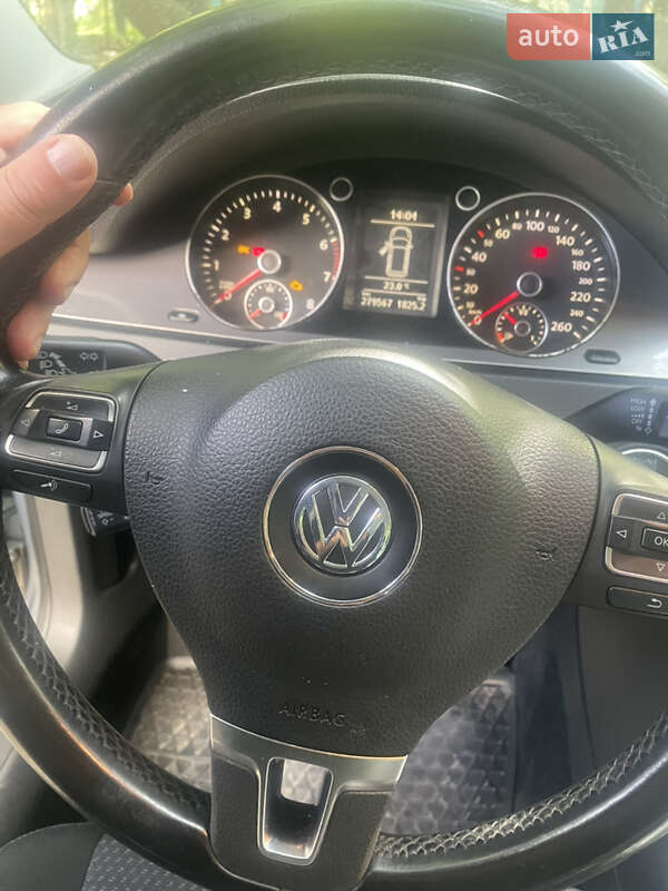 Универсал Volkswagen Passat 2009 в Киеве