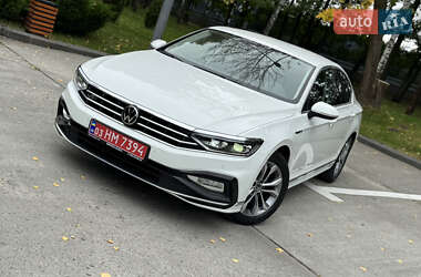 Седан Volkswagen Passat 2021 в Києві