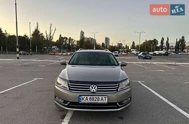 Универсал Volkswagen Passat 2012 в Киеве
