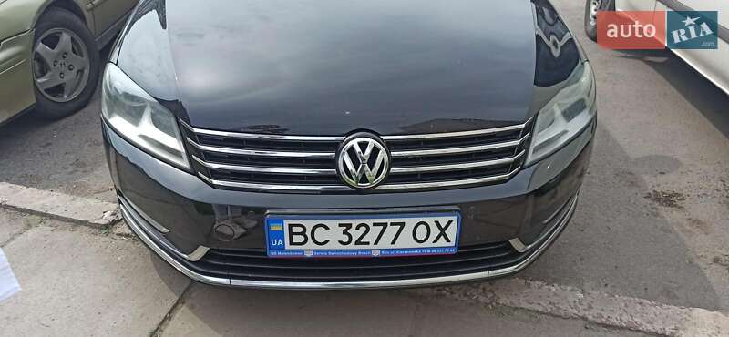 Универсал Volkswagen Passat 2011 в Сокале