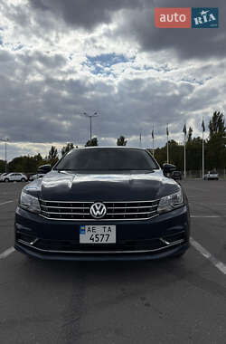 Седан Volkswagen Passat 2018 в Дніпрі