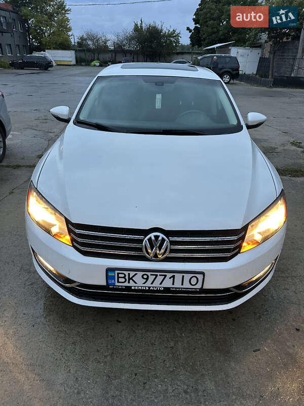 Седан Volkswagen Passat 2011 в Вараші фото 3 Седан Volkswagen Passat 2011 в Вараші