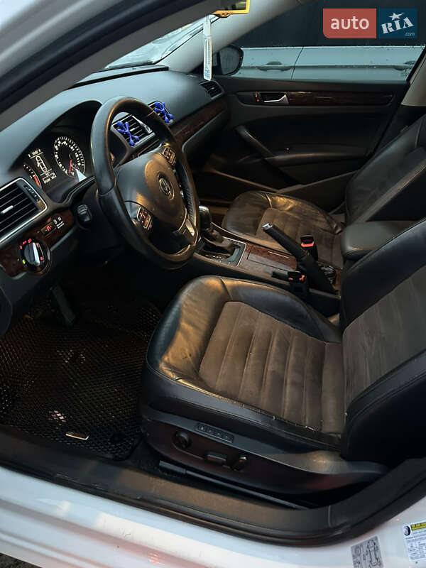 Седан Volkswagen Passat 2011 в Вараші фото 11 Седан Volkswagen Passat 2011 в Вараші