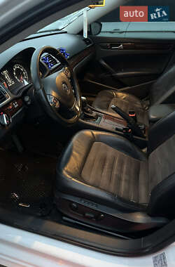 Седан Volkswagen Passat 2011 в 