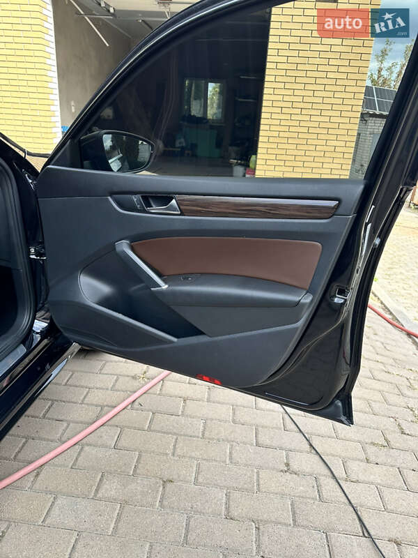Седан Volkswagen Passat 2020 в Харкові