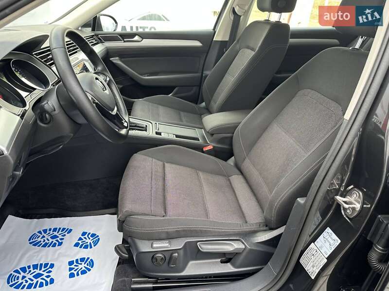 Универсал Volkswagen Passat 2017 в Львове