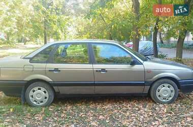 Седан Volkswagen Passat 1989 в Ружине