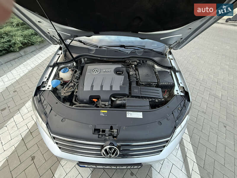Універсал Volkswagen Passat 2013 в Івано-Франківську