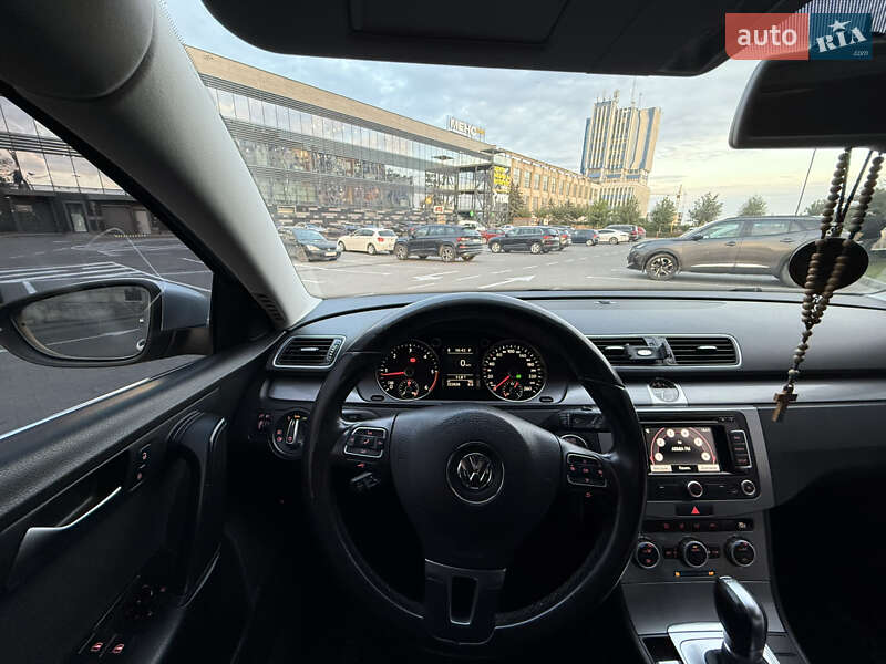 Універсал Volkswagen Passat 2013 в Івано-Франківську