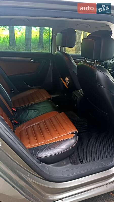 Универсал Volkswagen Passat 2012 в Чернигове