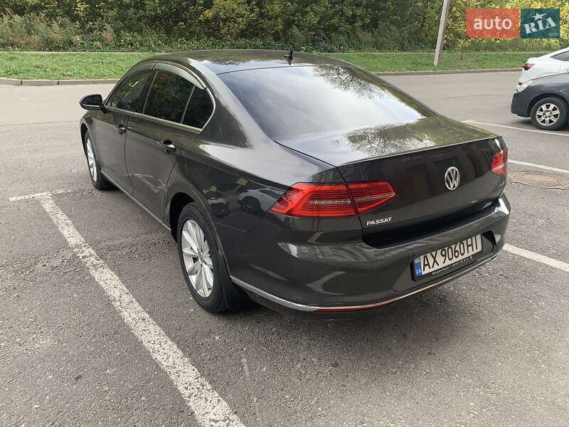 Седан Volkswagen Passat 2018 в Харькове