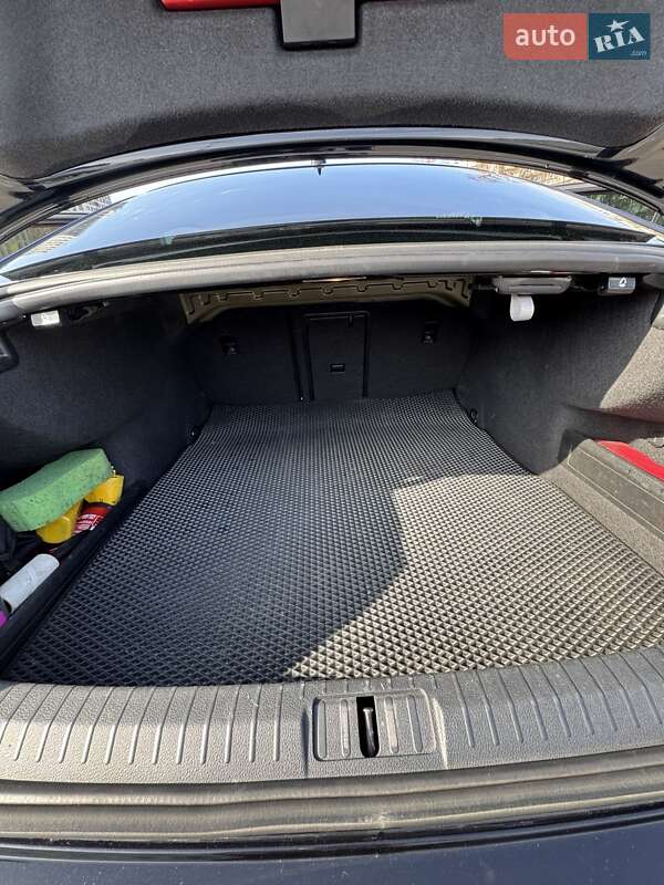 Седан Volkswagen Passat 2019 в Києві