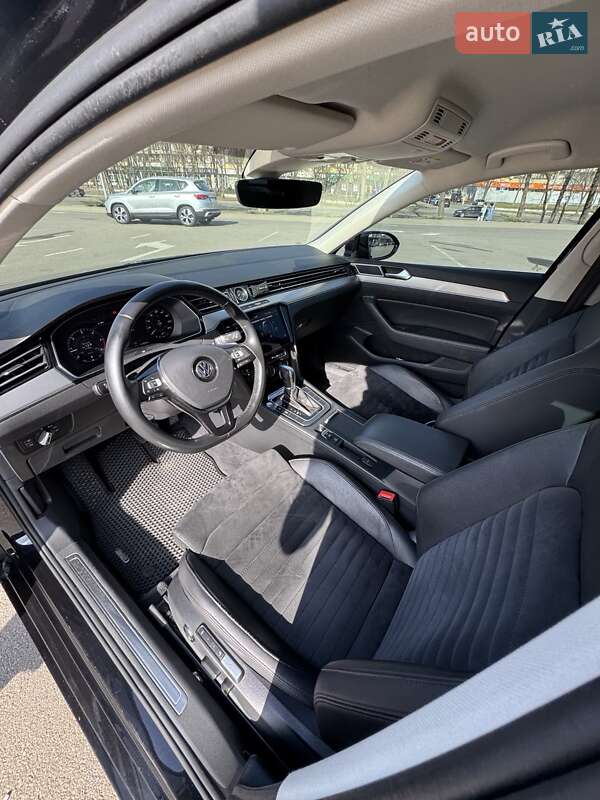 Седан Volkswagen Passat 2019 в Києві