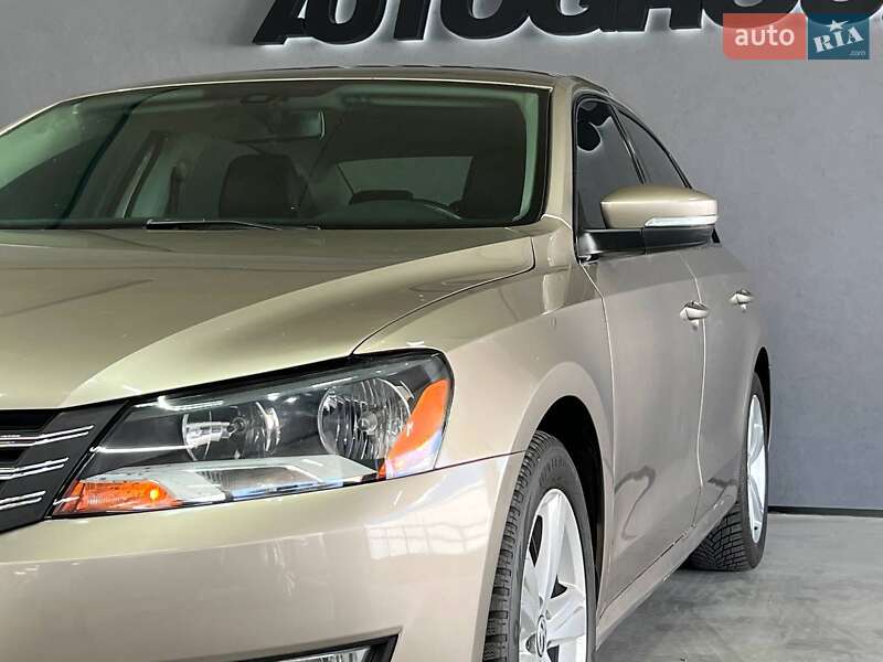 Седан Volkswagen Passat 2014 в Одесі