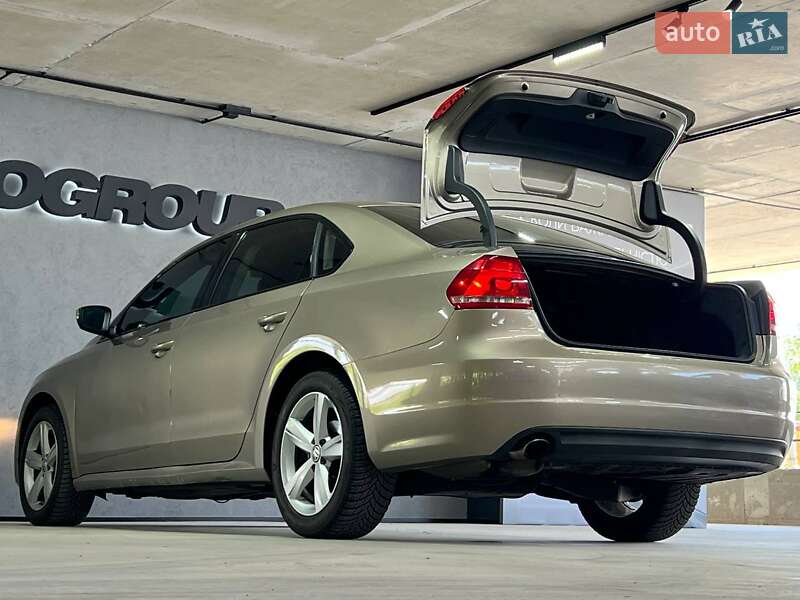 Седан Volkswagen Passat 2014 в Одесі