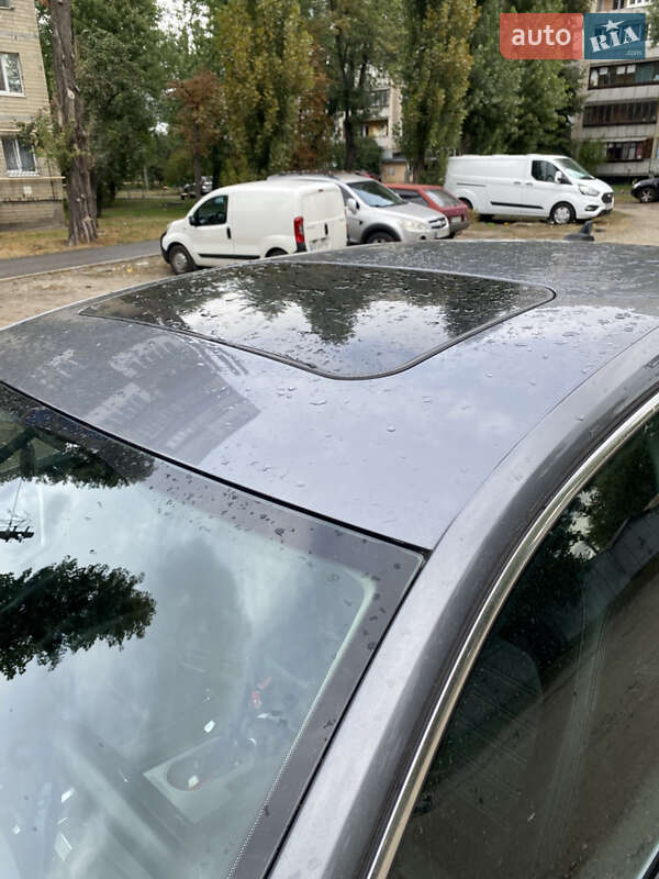 Седан Volkswagen Passat 2015 в Киеве