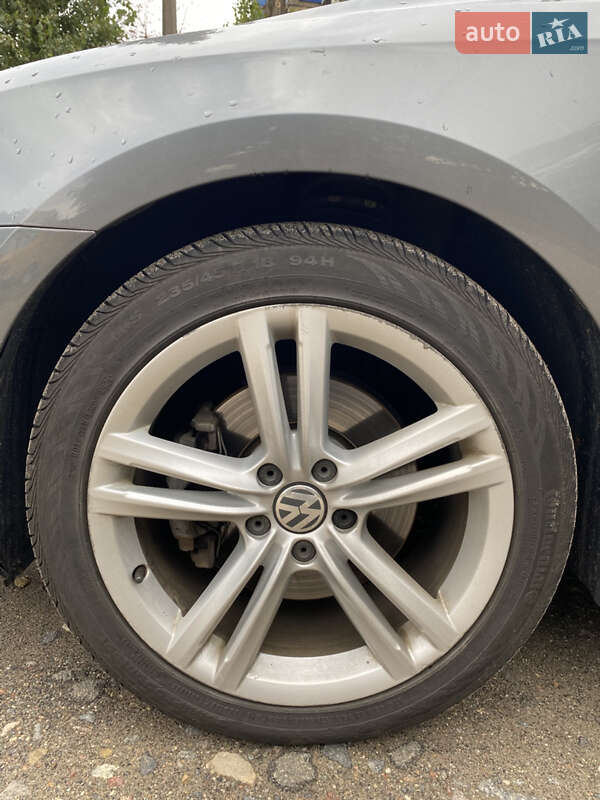 Седан Volkswagen Passat 2015 в Киеве