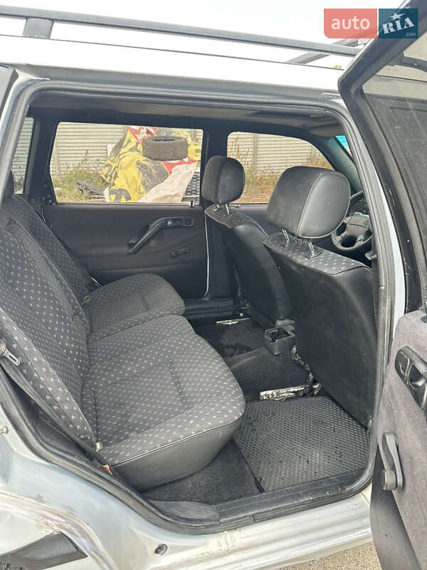 Универсал Volkswagen Passat 1996 в Вышгороде