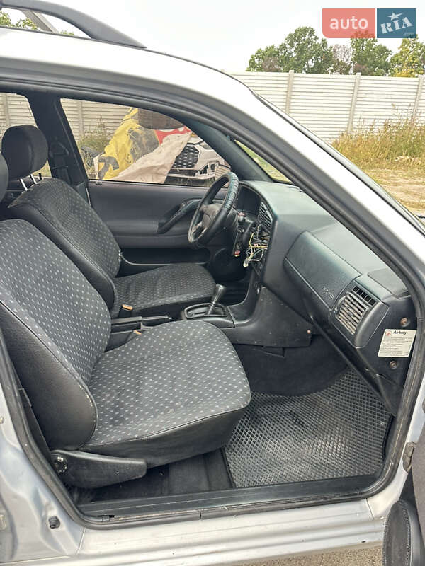 Универсал Volkswagen Passat 1996 в Вышгороде