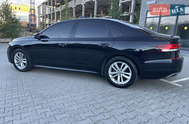 Седан Volkswagen Passat 2020 в Хмельницком