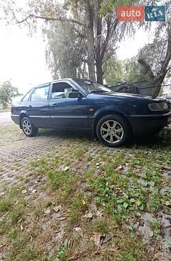 Седан Volkswagen Passat 1995 в Києві