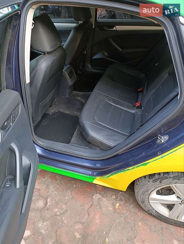 Седан Volkswagen Passat 2012 в Харькове