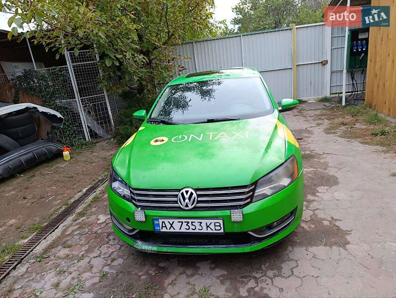 Седан Volkswagen Passat 2012 в Харькове