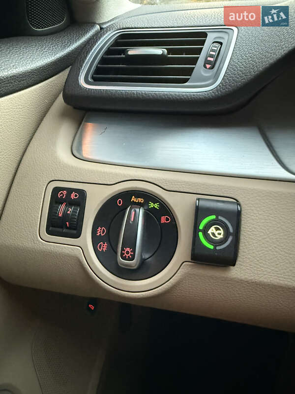 Универсал Volkswagen Passat 2011 в Киеве