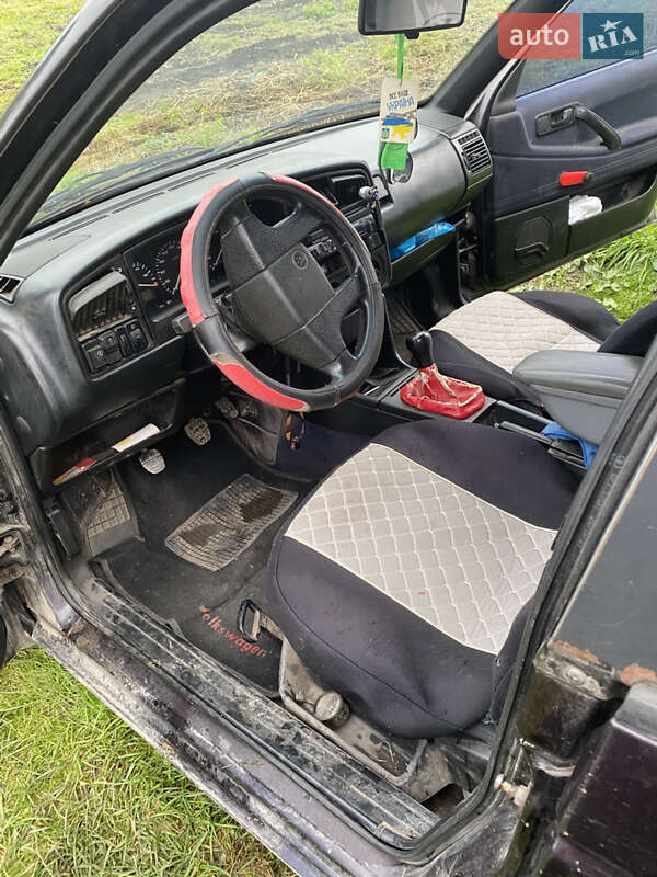 Седан Volkswagen Passat 1992 в Городке фото 10 Седан Volkswagen Passat 1992 в Городке
