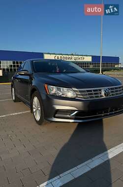 Седан Volkswagen Passat 2016 в 
