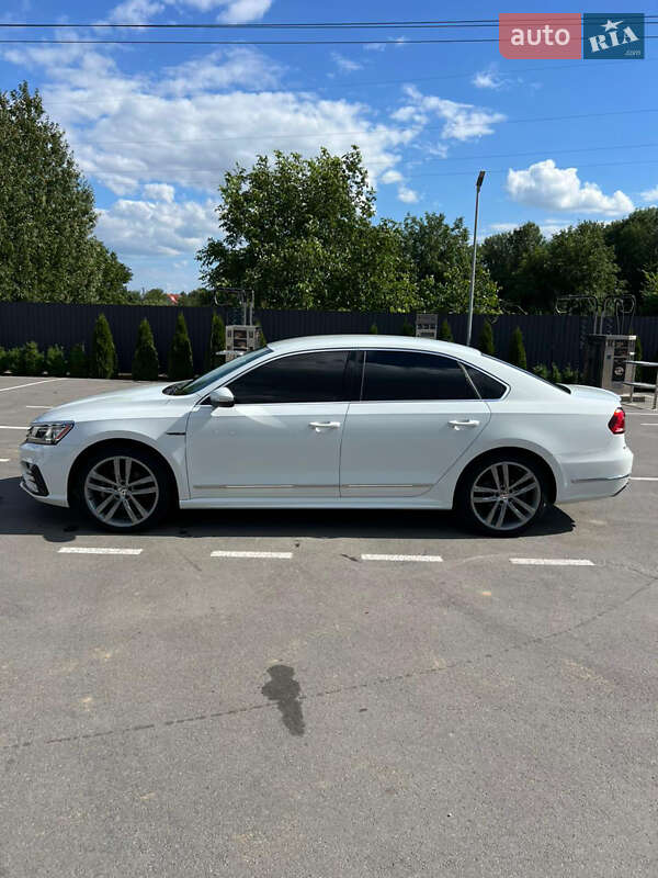 Седан Volkswagen Passat 2016 в Немирове