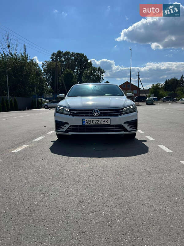 Седан Volkswagen Passat 2016 в Немирове