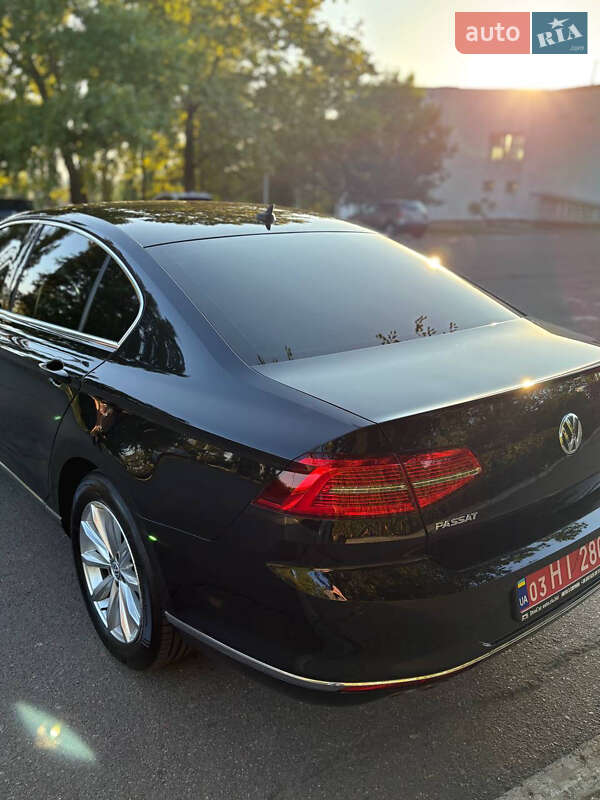 Седан Volkswagen Passat 2018 в Южноукраїнську