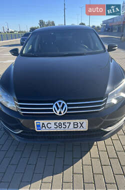 Седан Volkswagen Passat 2015 в Нововолинську