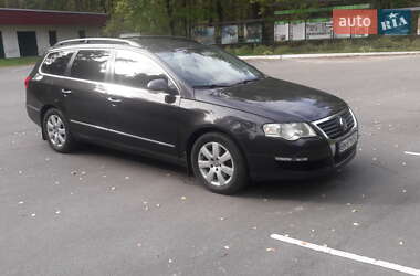 Універсал Volkswagen Passat 2006 в Глухові