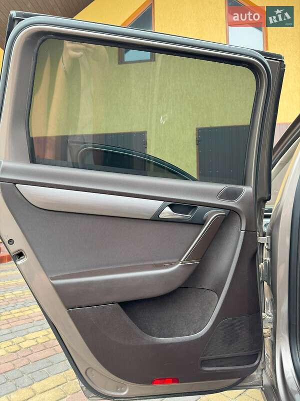 Універсал Volkswagen Passat 2011 в Яворові