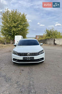 Седан Volkswagen Passat 2017 в Змиеве