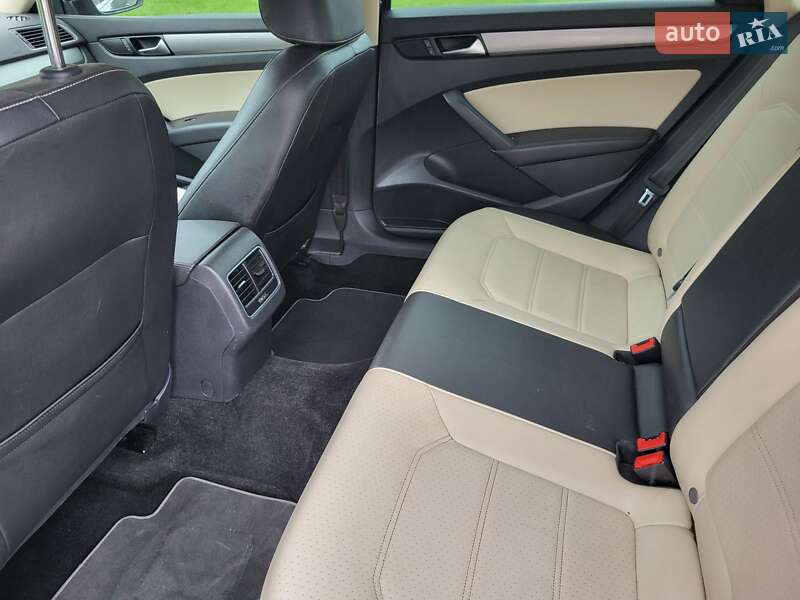 Седан Volkswagen Passat 2014 в Тернополе