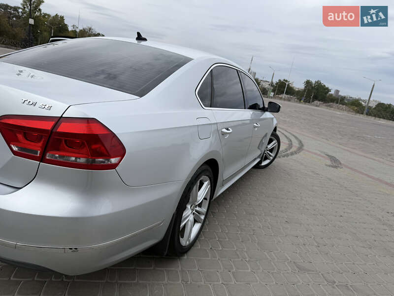 Седан Volkswagen Passat 2013 в Харькове