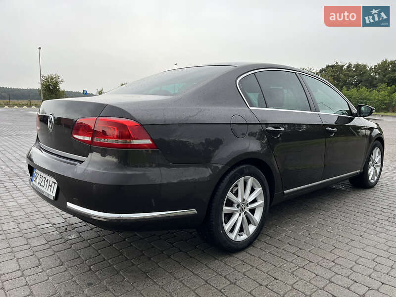 Седан Volkswagen Passat 2011 в Радивилове