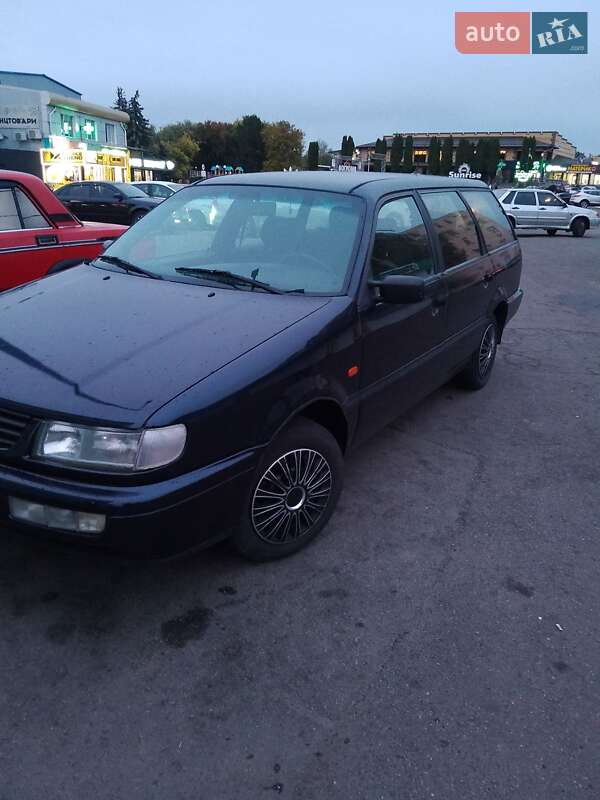 Універсал Volkswagen Passat 1994 в Богуславі